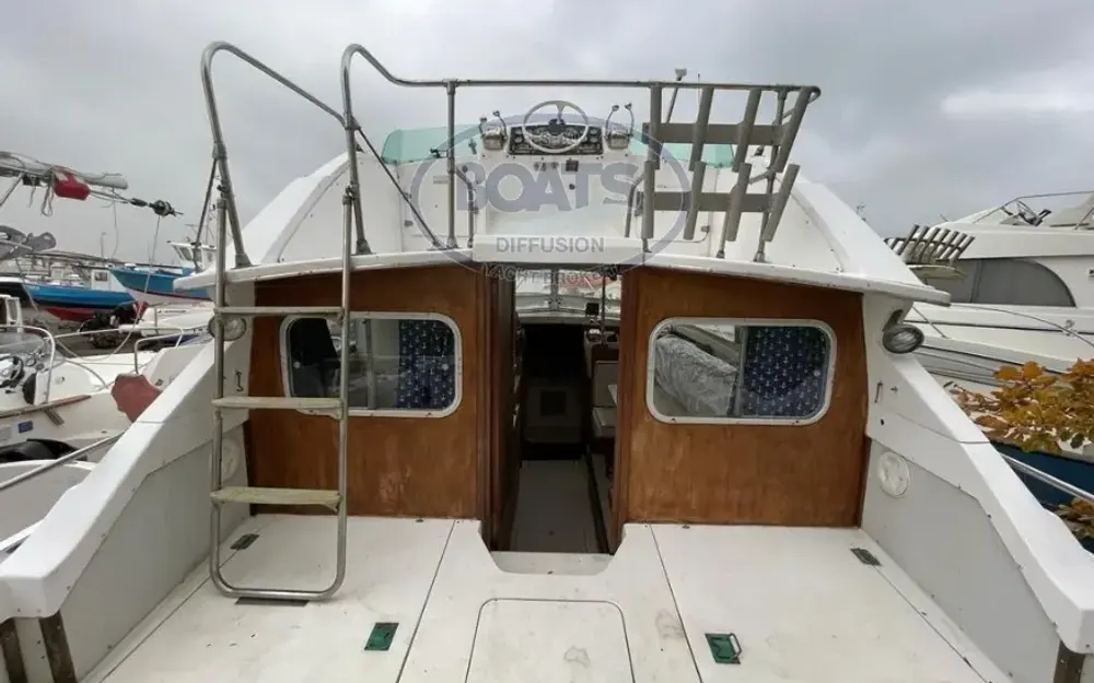 slider 2 Bertram  28 Flybridge