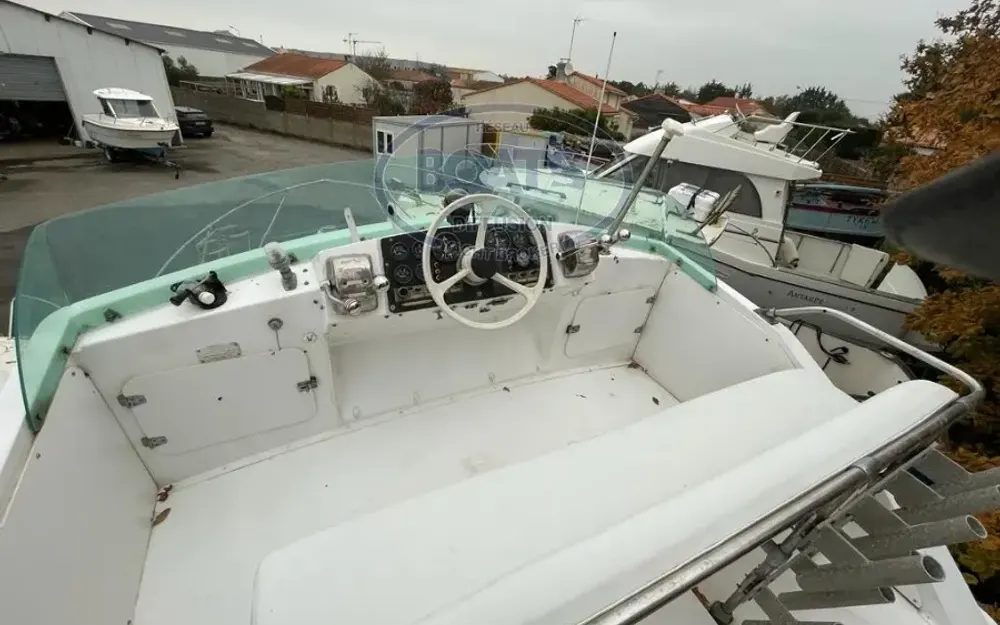 slider 5 Bertram  28 Flybridge