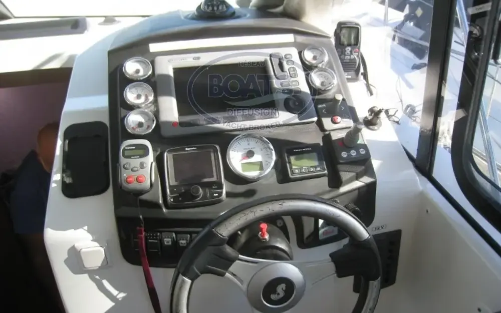 slider 9 Beneteau Antares 30 Fly