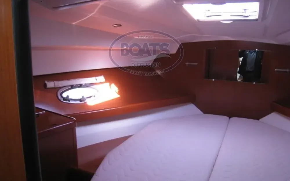 slider 5 Beneteau Antares 30 Fly