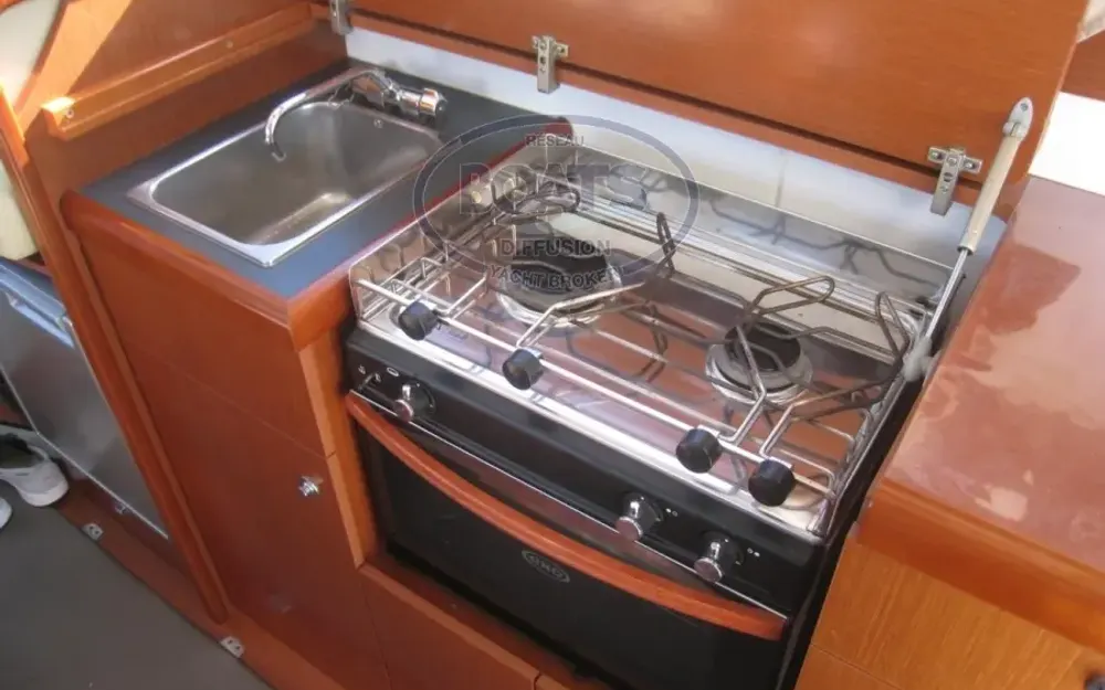 slider 8 Beneteau Antares 30 Fly