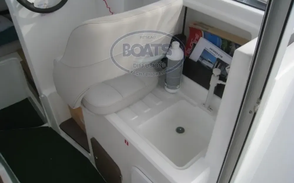 slider 6 Beneteau Antares 6 OB