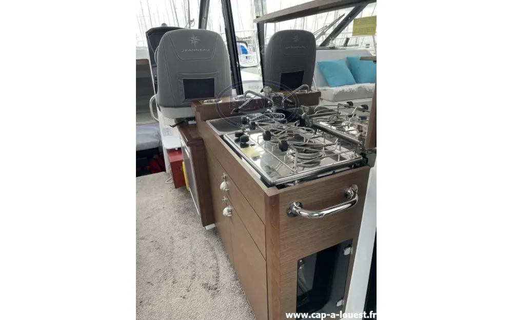 slider 4 Jeanneau Merry Fisher 895