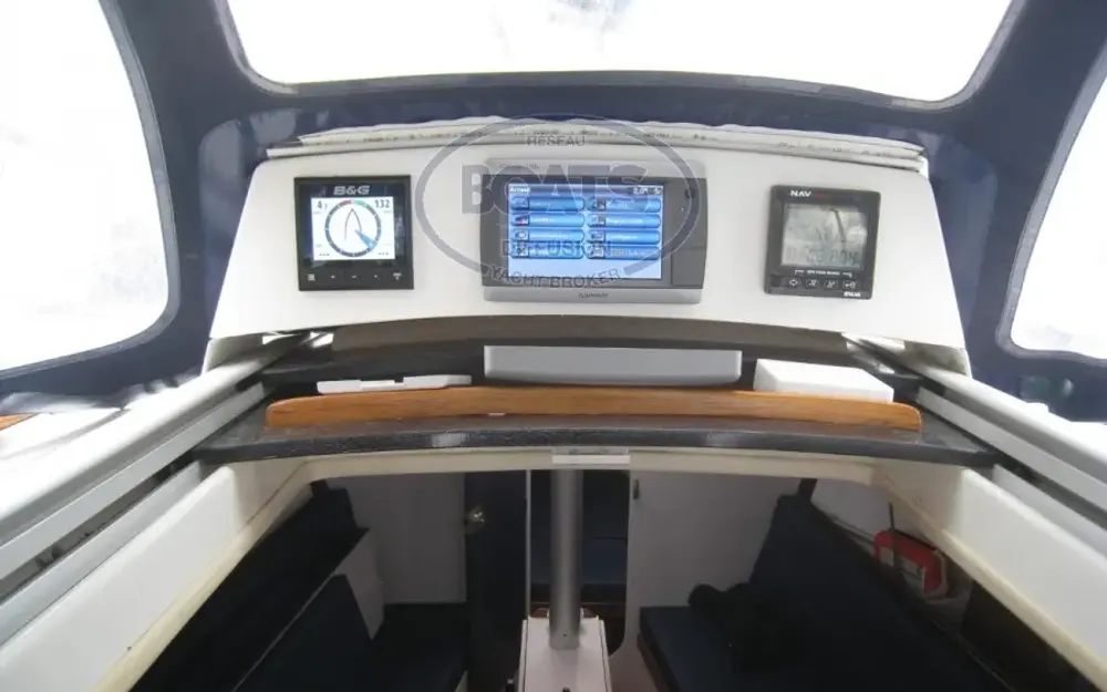 slider 1 Beneteau First 305 DL