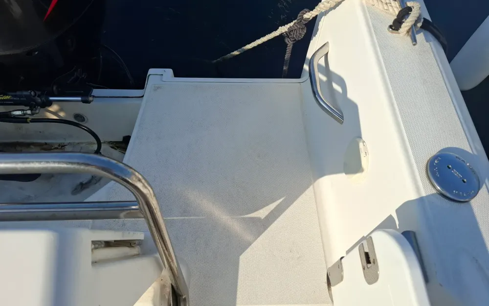 slider 22 Kelt White Shark 206