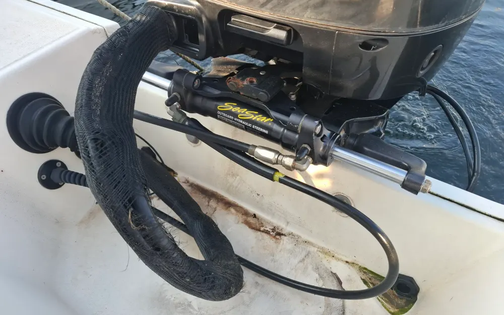 slider 25 Kelt White Shark 206
