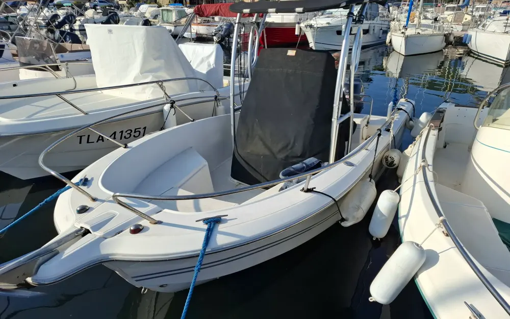 slider 1 Kelt White Shark 206