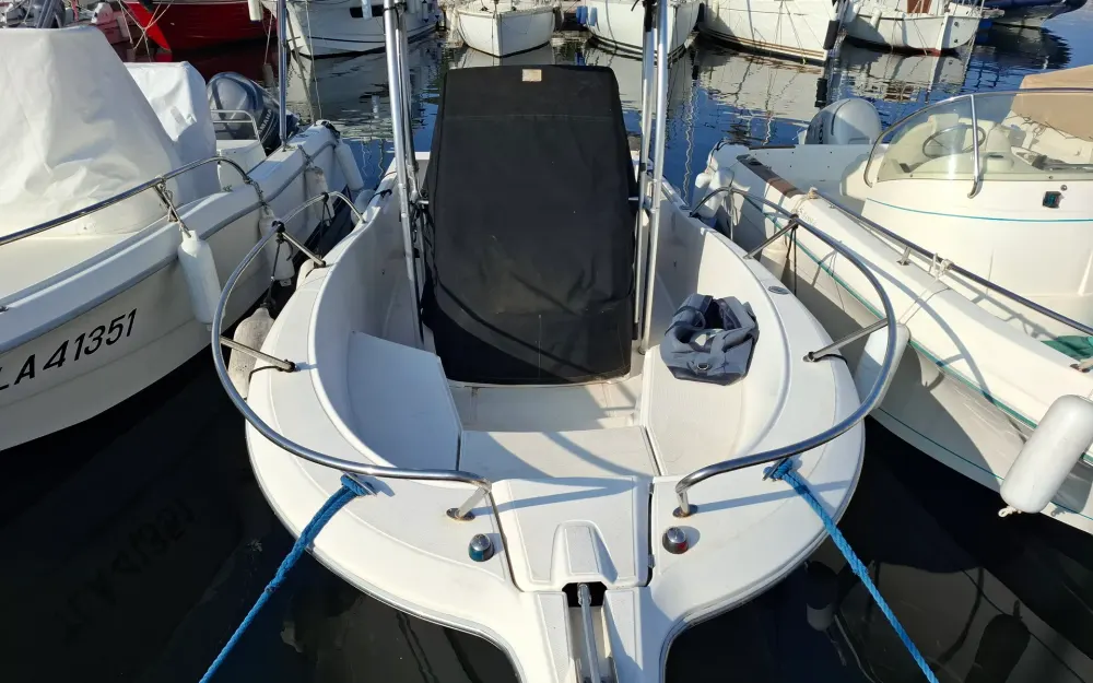 slider 2 Kelt White Shark 206