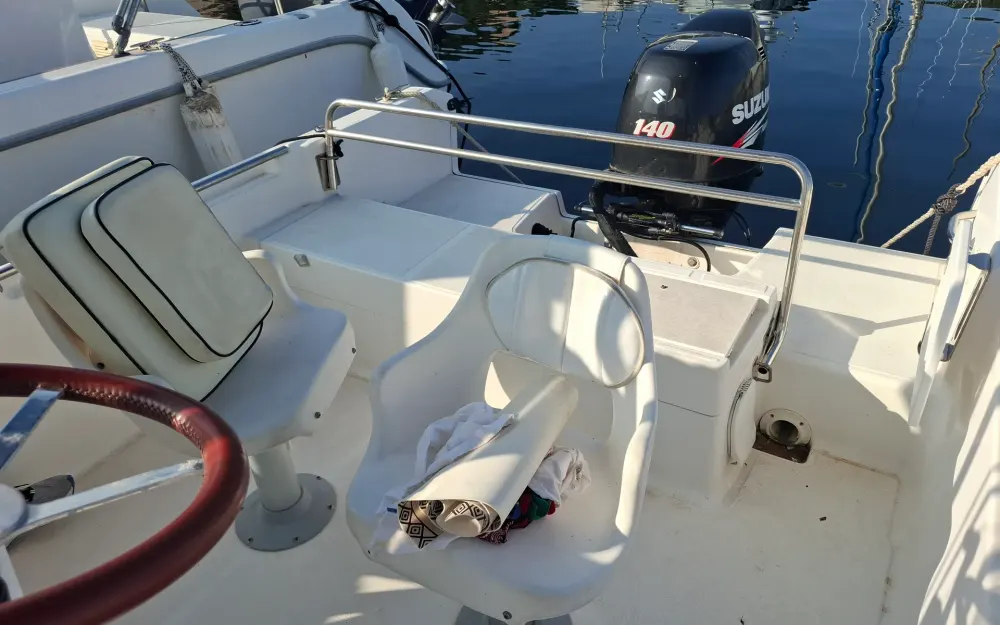 slider 7 Kelt White Shark 206