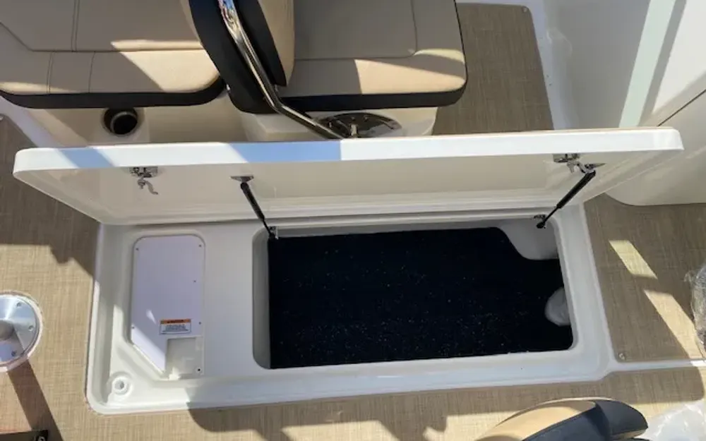 slider 8 Sea Ray SPX 230