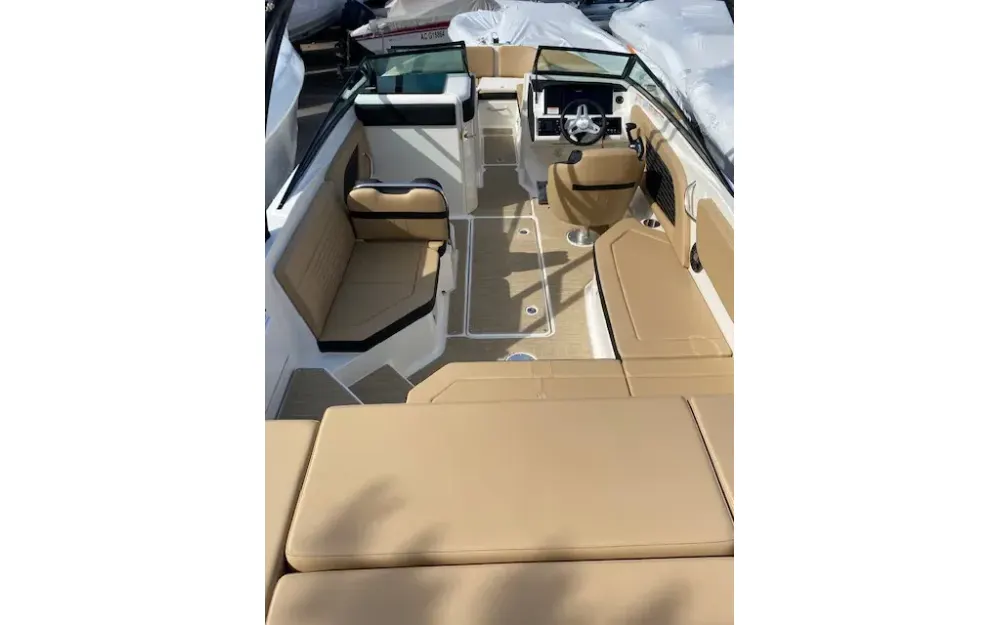 slider 2 Sea Ray SPX 230