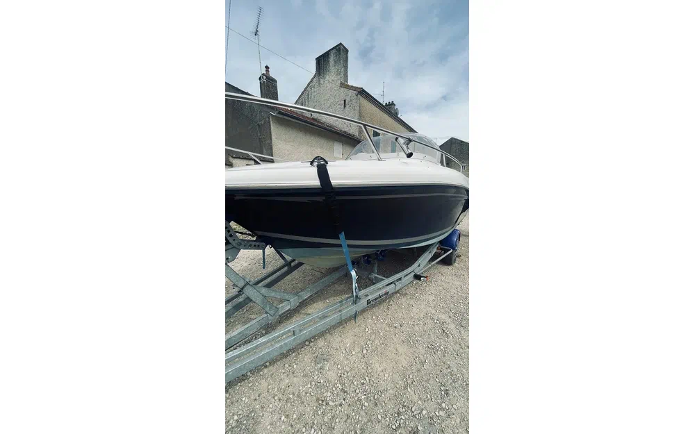 slider 1 Jeanneau Cap Camarat 635