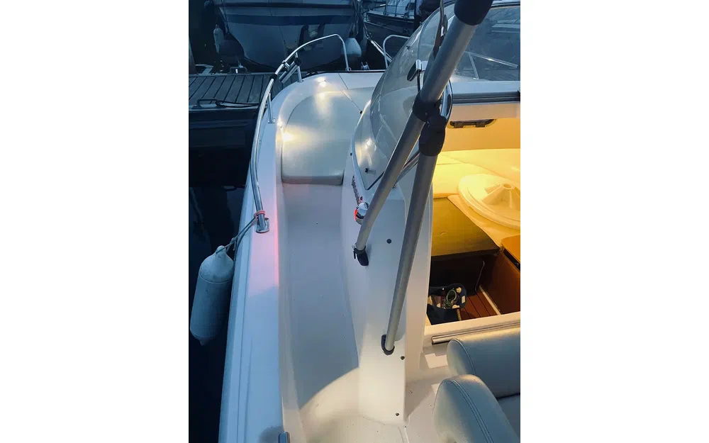 slider 2 Jeanneau Cap Camarat 635