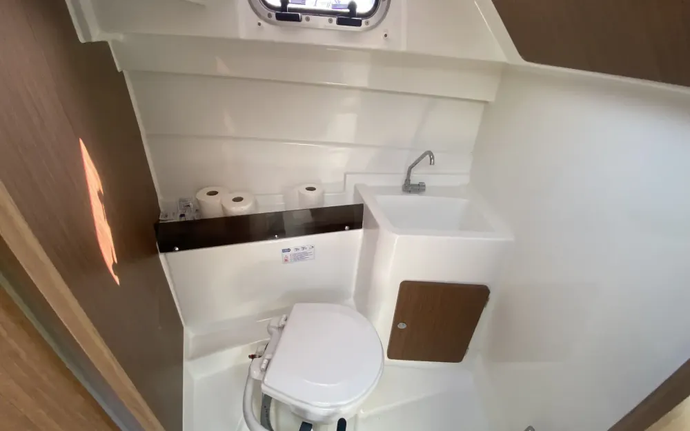 slider 14 Beneteau Antares 8 OB