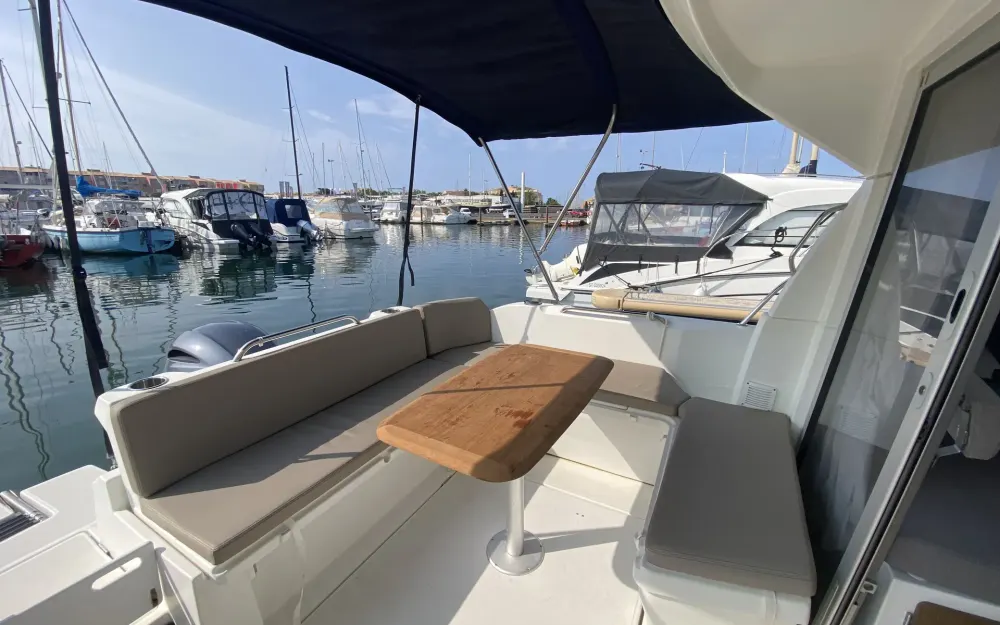 slider 5 Beneteau Antares 8 OB