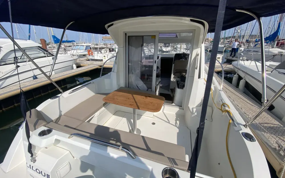 slider 7 Beneteau Antares 8 OB