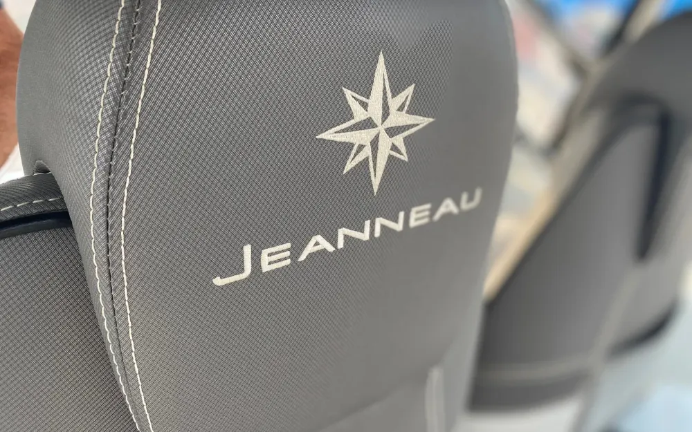 slider 23 Jeanneau Cap Camarat 9.0 WA