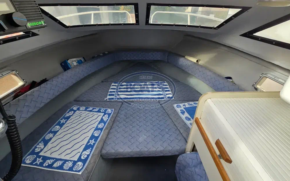 slider 9 Jeanneau Leader 650