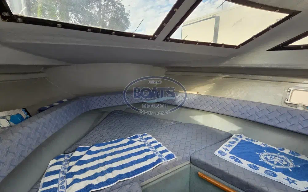 slider 10 Jeanneau Leader 650