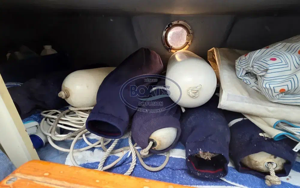 slider 12 Jeanneau Leader 650