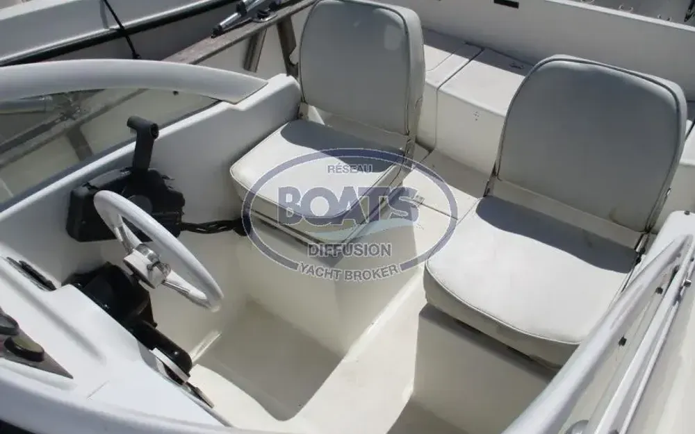 slider 1 Beneteau Ombrine 630