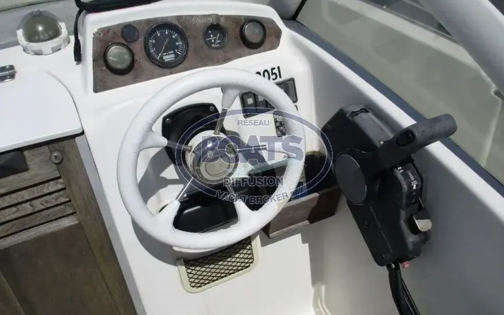slider 4 Beneteau Ombrine 630