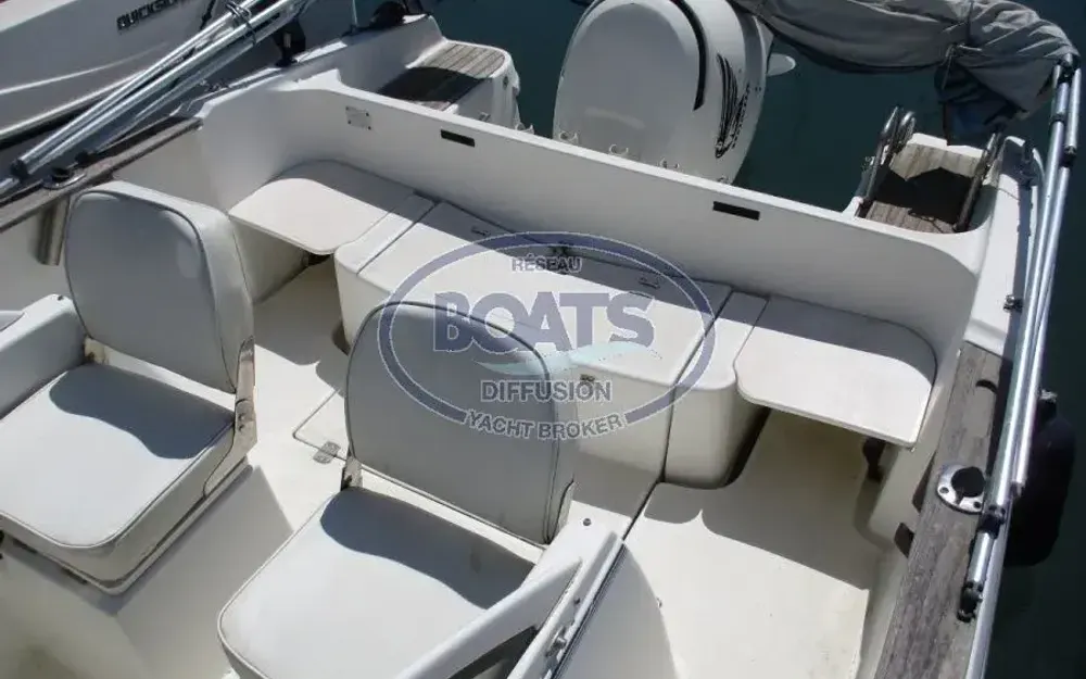 slider 5 Beneteau Ombrine 630