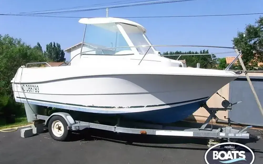slider 3 Jeanneau Merry Fisher 585