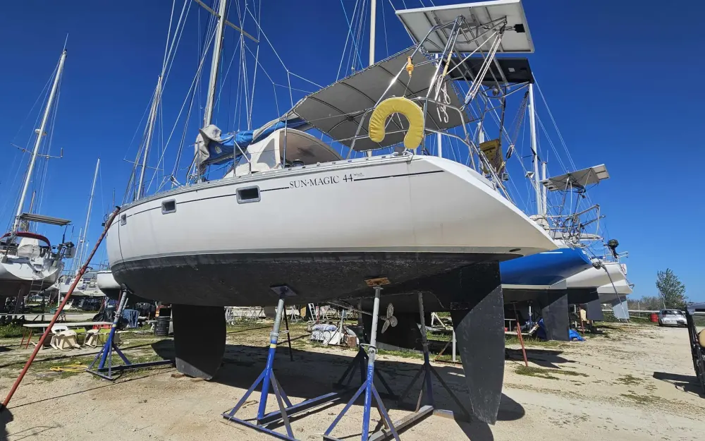 slider 2 Jeanneau Sun Magic 44