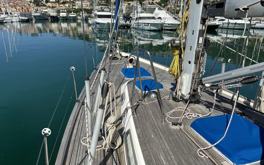 slider 12 Hallberg Rassy  42F