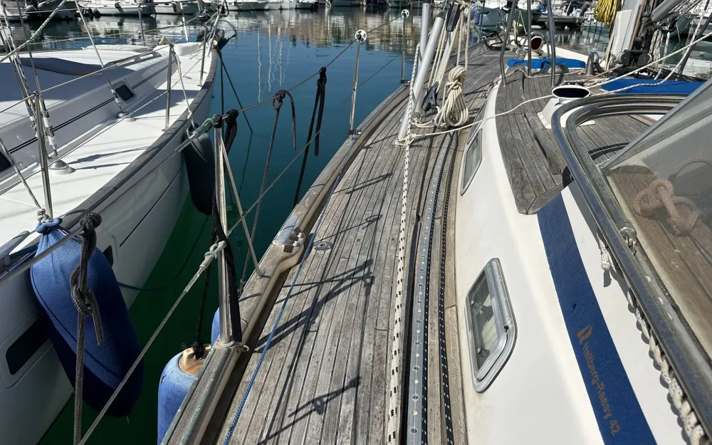 slider 14 Hallberg Rassy  42F