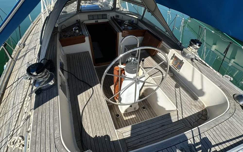 slider 17 Hallberg Rassy  42F