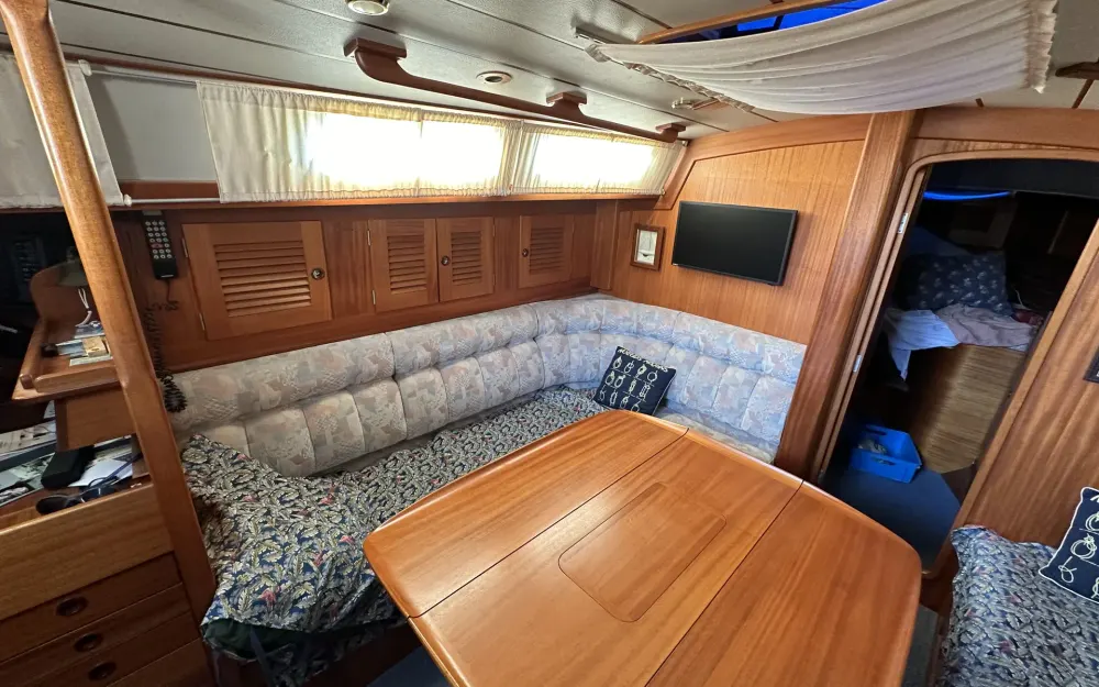slider 24 Hallberg Rassy  42F