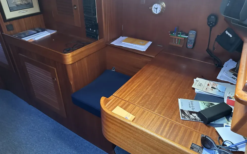 slider 27 Hallberg Rassy  42F
