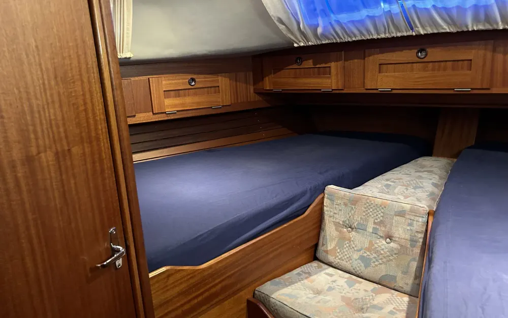 slider 28 Hallberg Rassy  42F