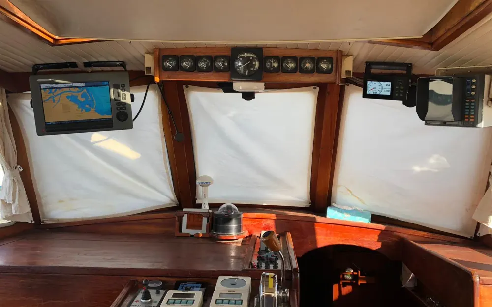 slider 14 Siltala Yachts Nauticat 33