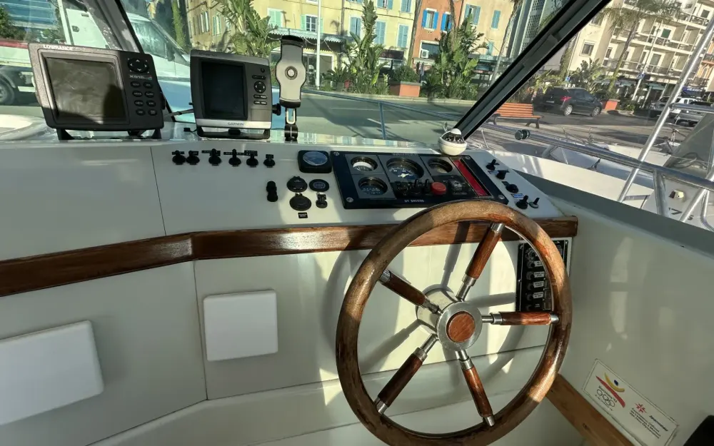 slider 13 Jeanneau Merry Fisher 700