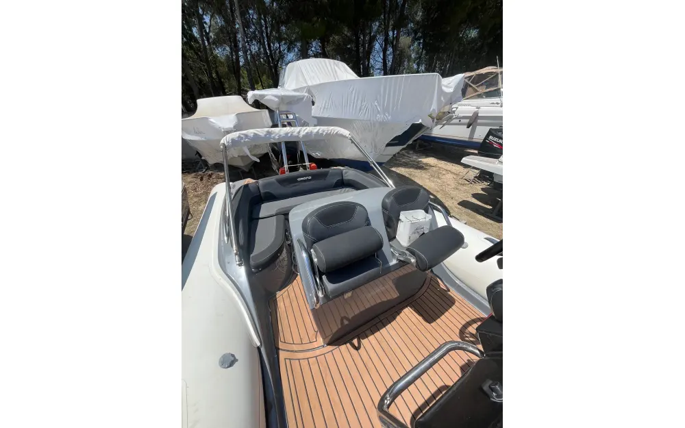 slider 9 Grand Golden Line G850