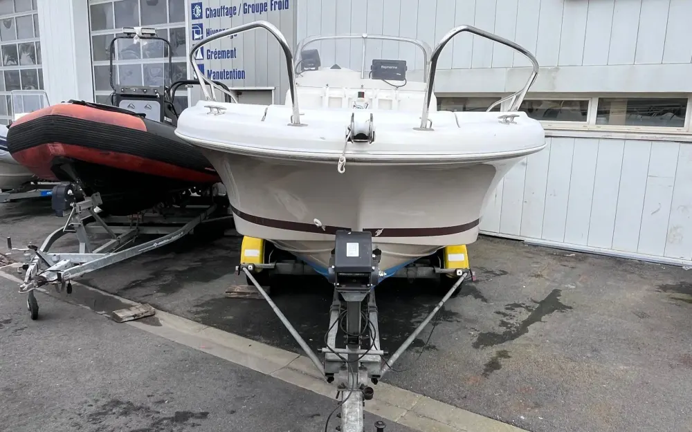 slider 2 Jeanneau Cap Camarat 635 Style