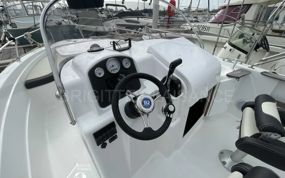 slider 4 B2 Marine Cap Ferret 652 Open