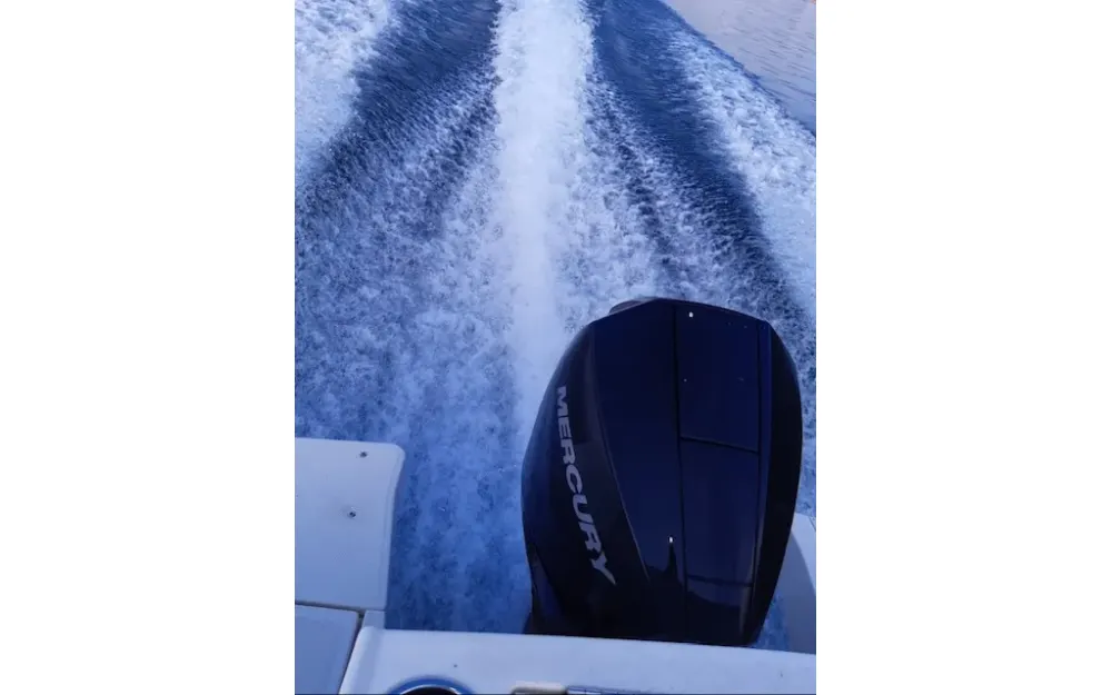 slider 2 Quicksilver Activ 705 Pilothouse
