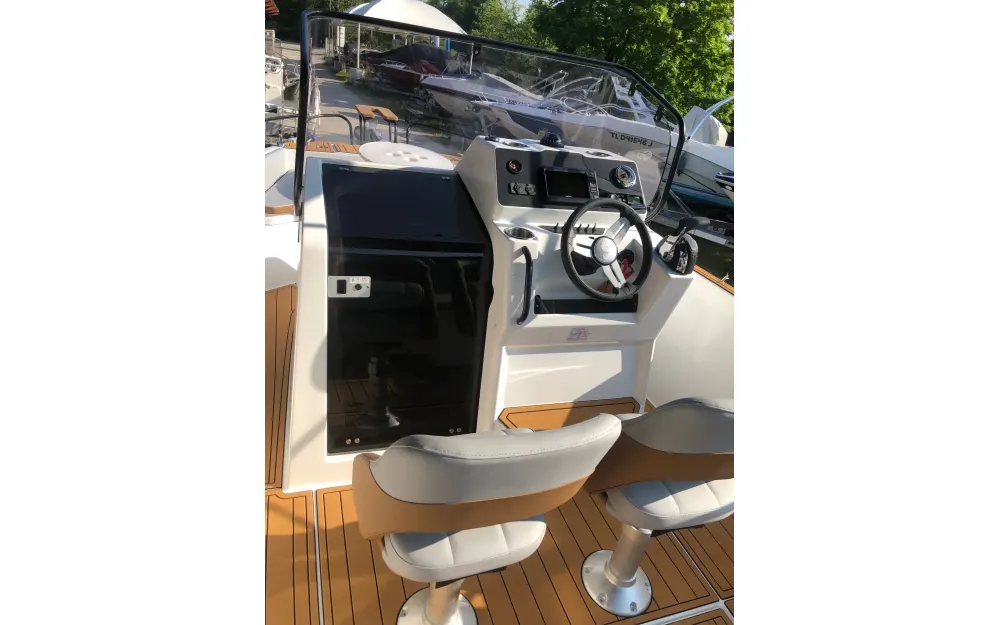 slider 3 Beneteau Flyer 7 SPACEdeck