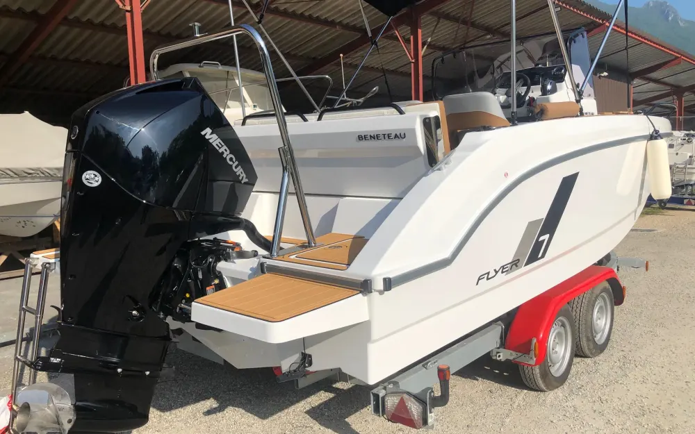 slider 1 Beneteau Flyer 7 SPACEdeck