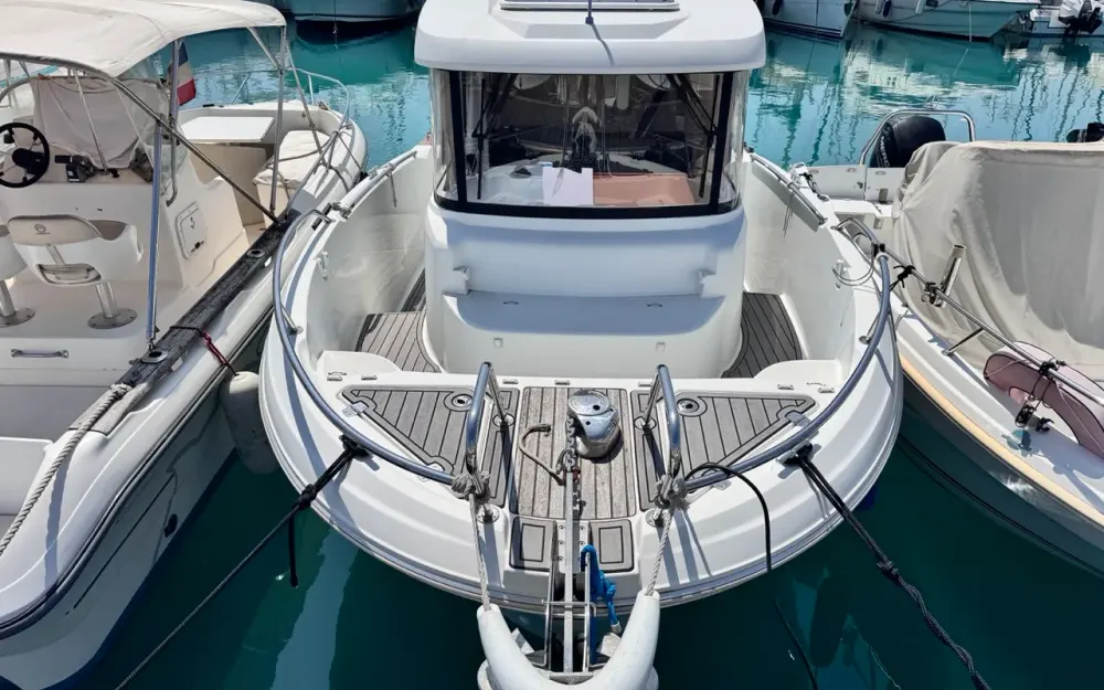 slider 1 Beneteau Barracuda 7