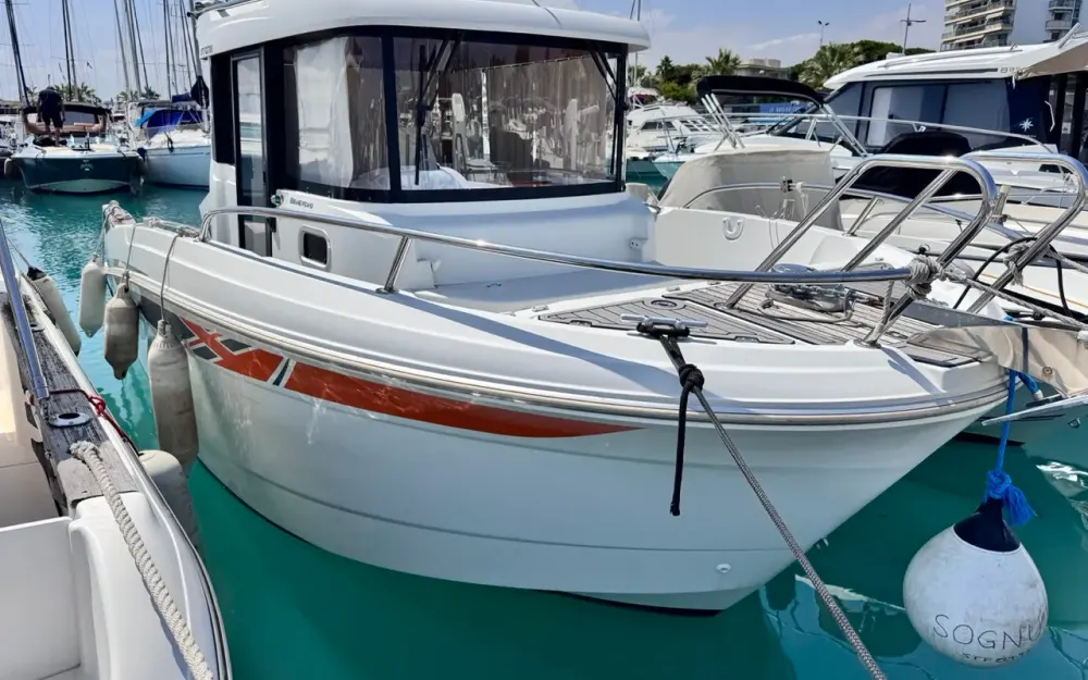 slider 2 Beneteau Barracuda 7