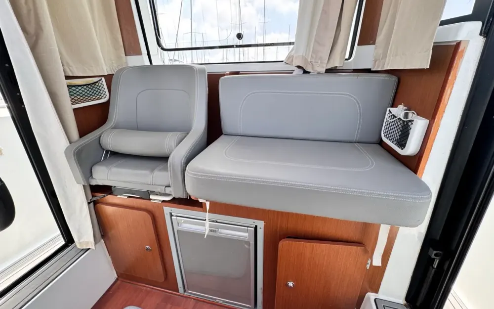 slider 5 Beneteau Barracuda 7