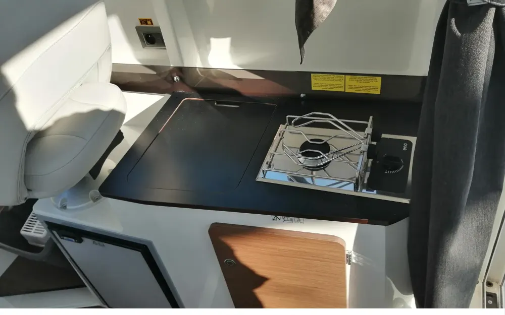 slider 10 Beneteau Antares 8
