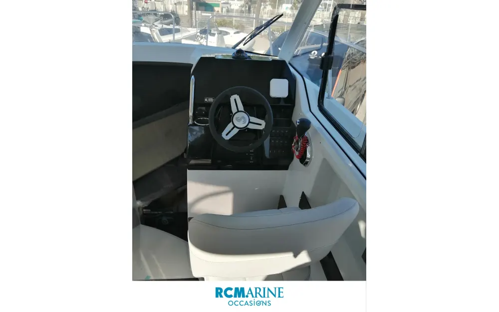 slider 3 Beneteau Antares 8