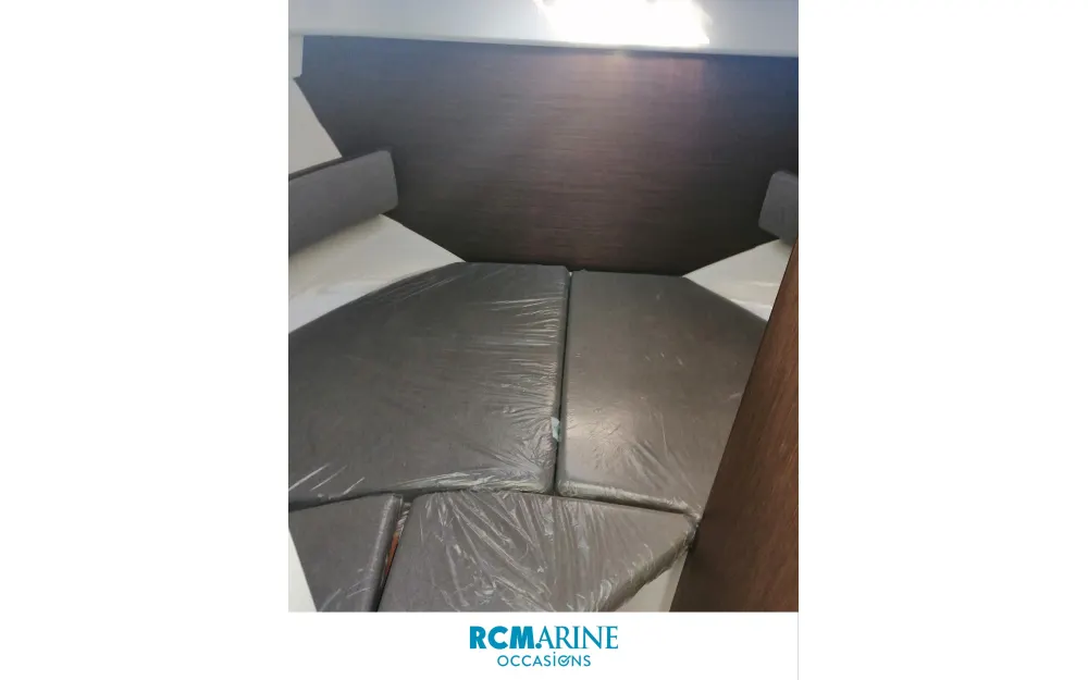 slider 6 Beneteau Antares 8