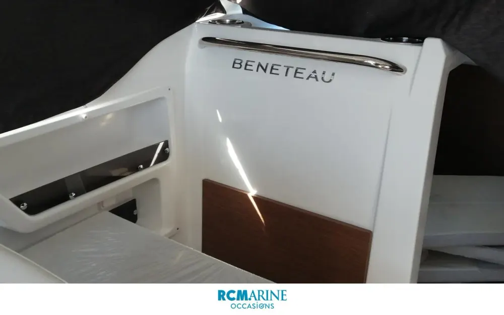 slider 8 Beneteau Antares 8